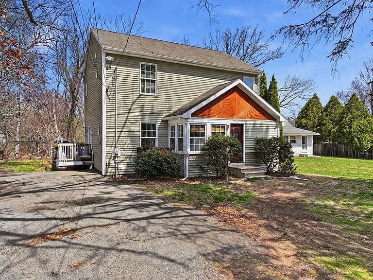 Listing photo 2