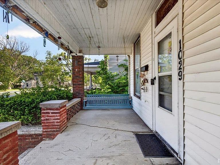 Listing photo 5