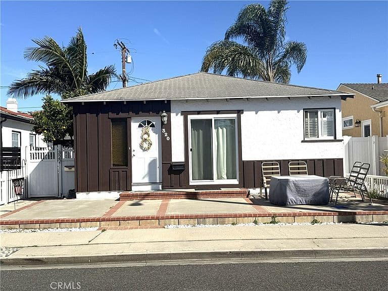 Listing photo 2