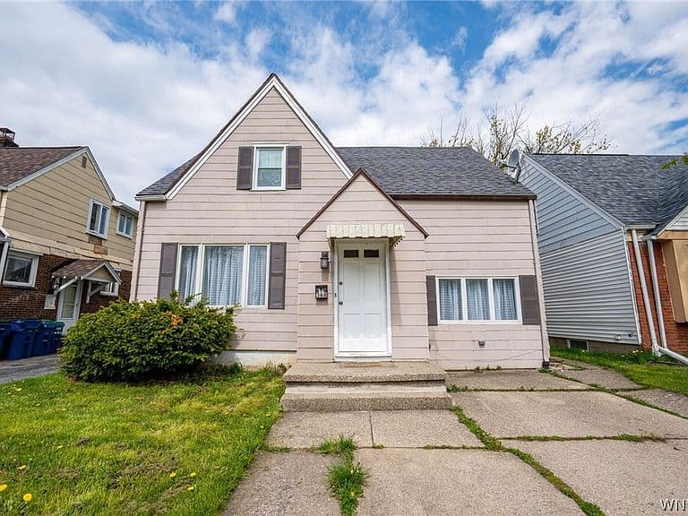 Listing photo 2