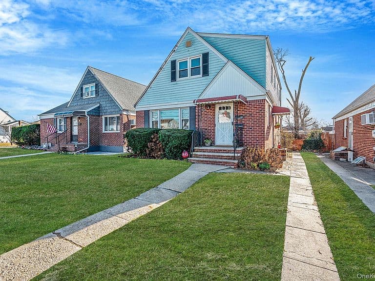 Listing photo 3