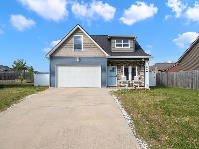 Listing photo 2