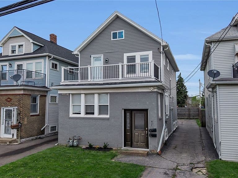 Listing photo 3