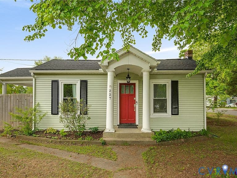 Listing photo 2