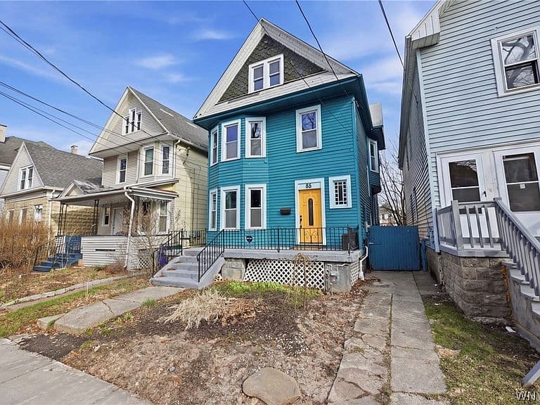 Listing photo 2