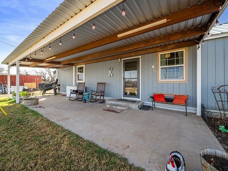 Listing photo 3