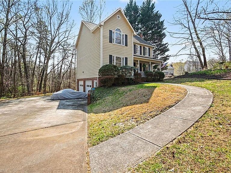 Listing photo 5