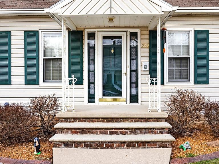 Listing photo 3