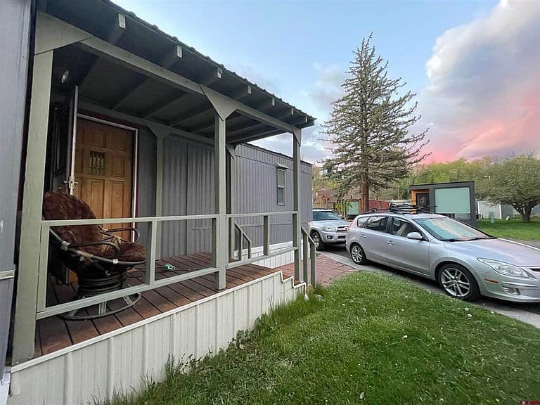 Listing photo 2
