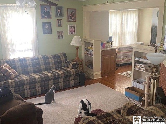 Listing photo 4