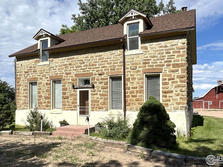 Listing photo 3