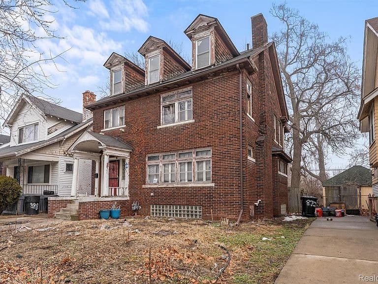 Listing photo 3
