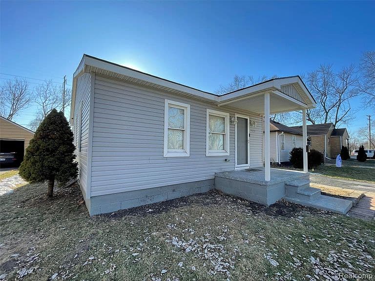 Listing photo 5