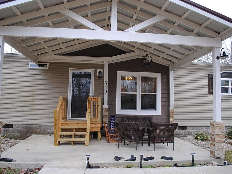 Listing photo 2