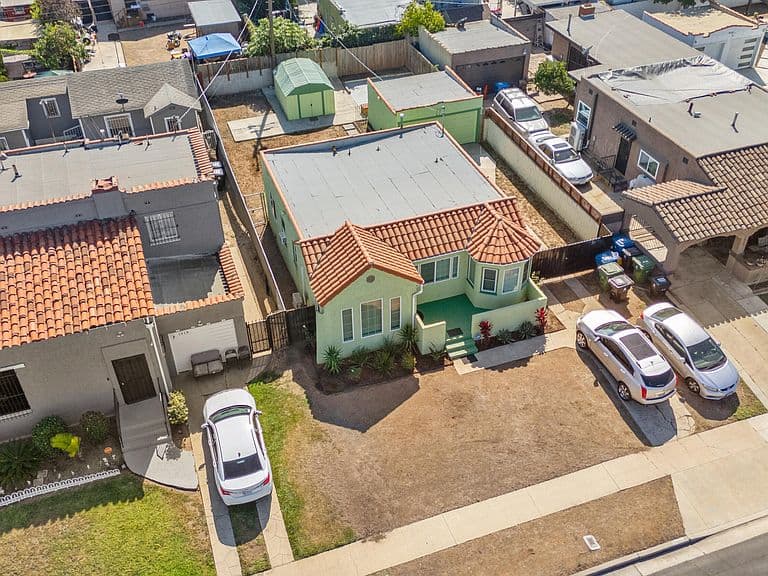 Listing photo 3