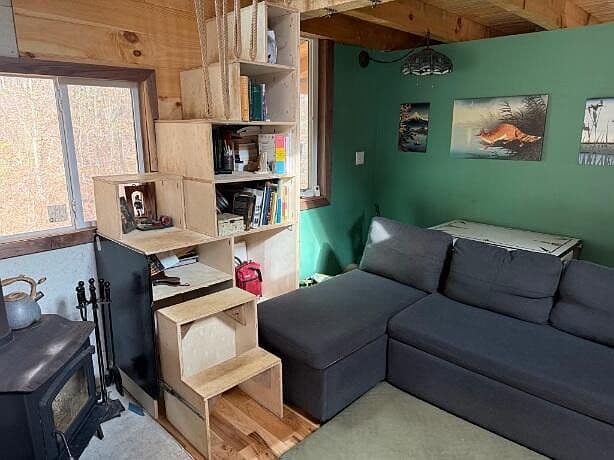Listing photo 2