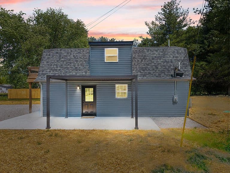 Listing photo 4