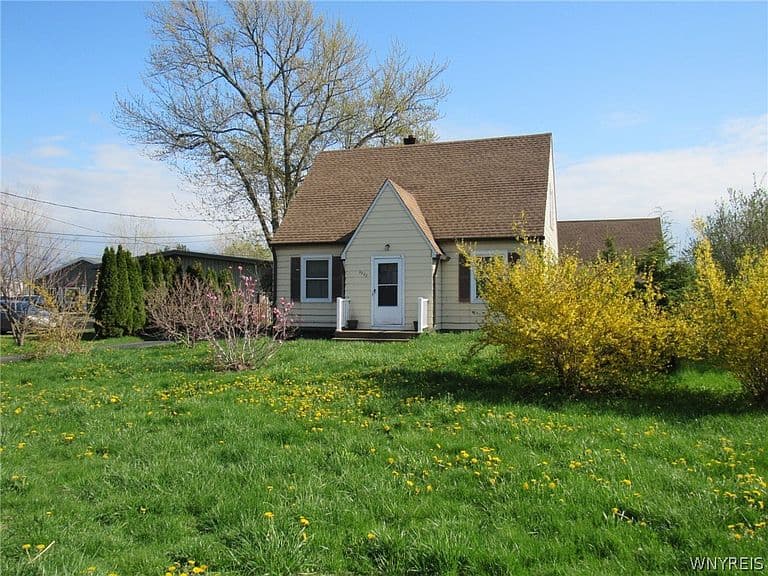 Listing photo 2