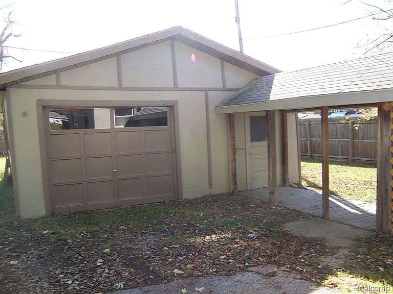 Listing photo 4