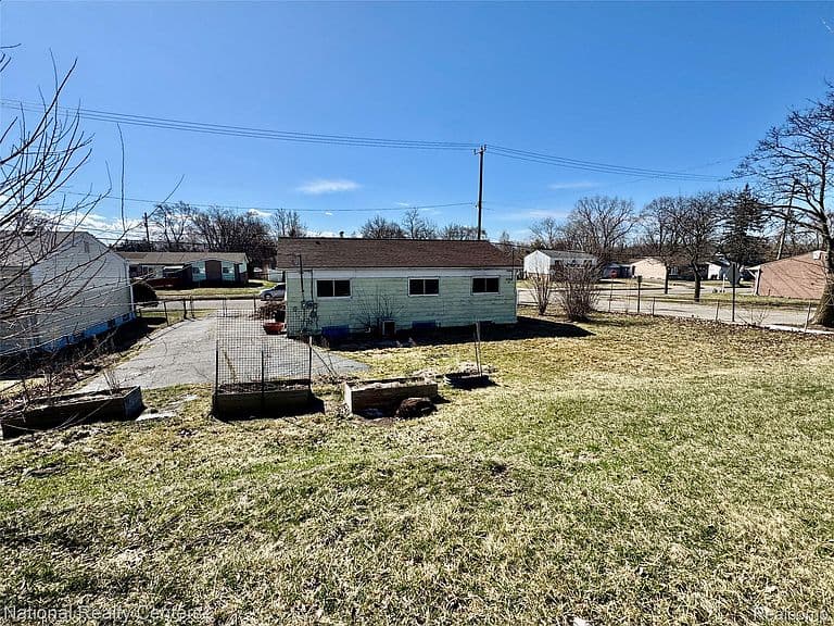 Listing photo 5
