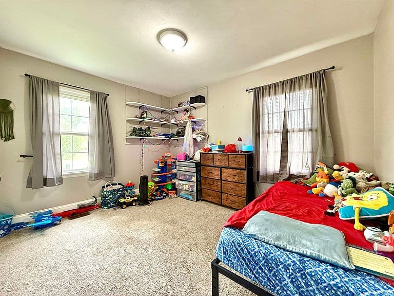 Listing photo 5