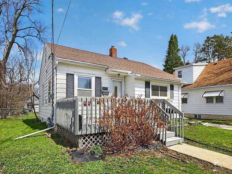 Listing photo 3