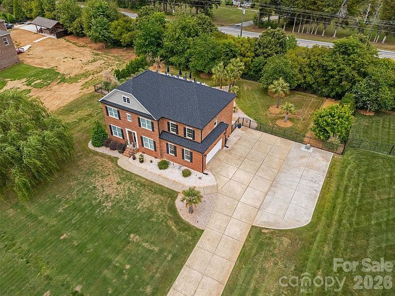 Listing photo 2