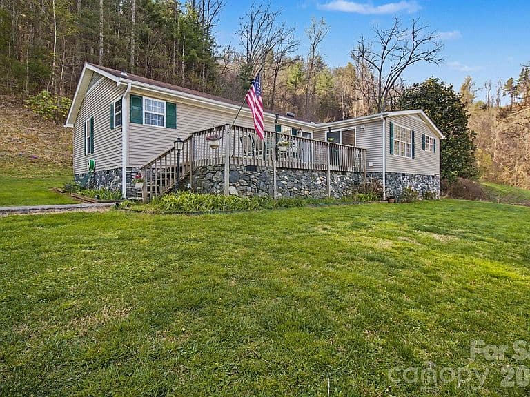 Listing photo 4