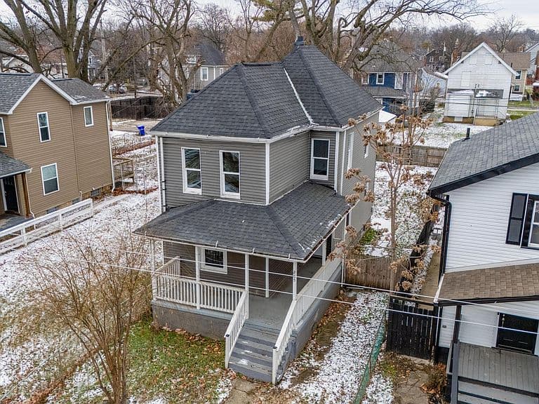 Listing photo 3