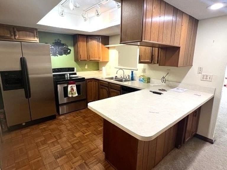 Listing photo 5