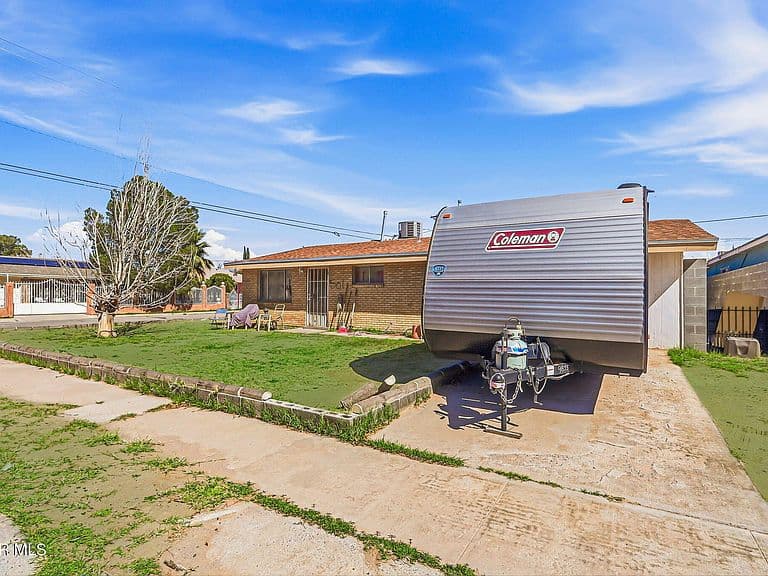 Listing photo 4