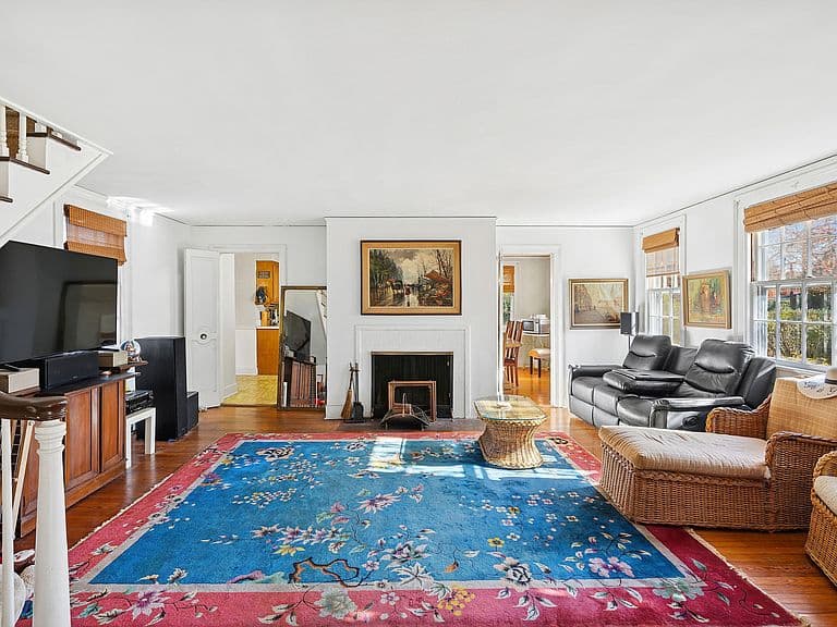 Listing photo 4