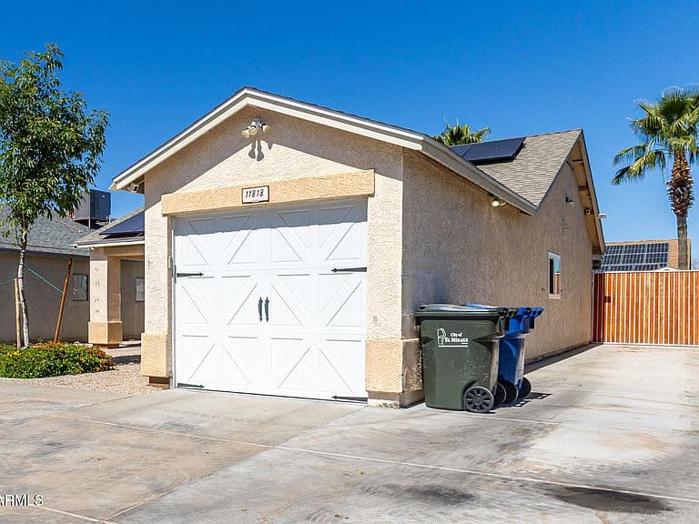 Listing photo 3