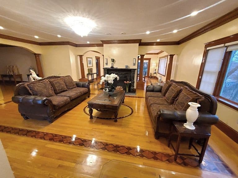 Listing photo 3