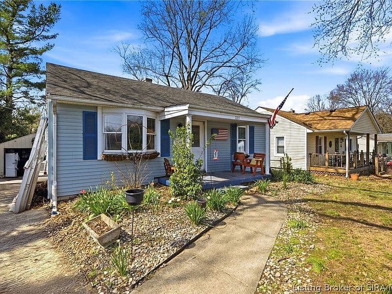 Listing photo 3