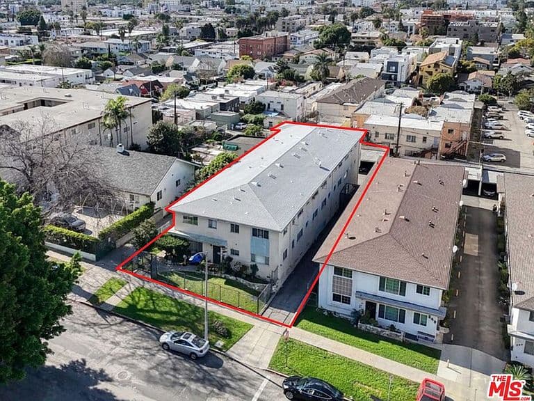 Listing photo 3