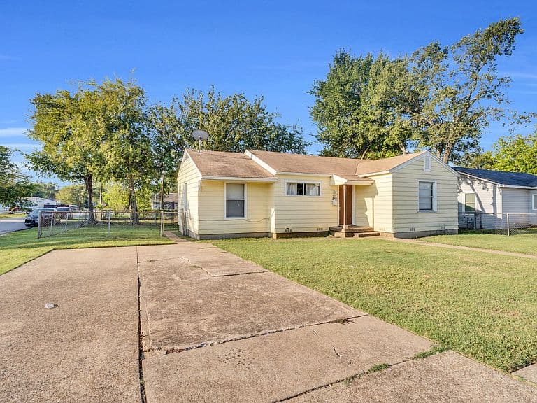 Listing photo 5