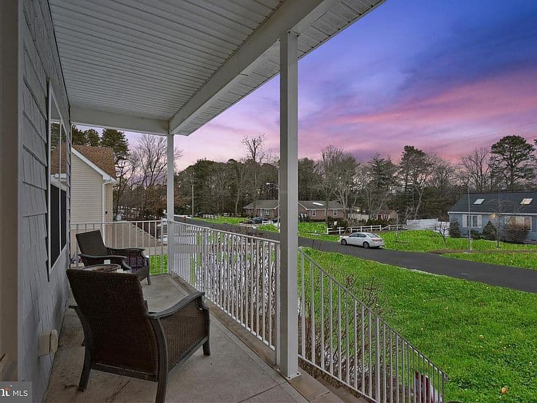 Listing photo 3