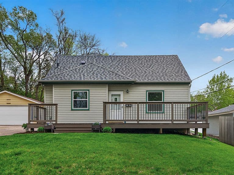 Listing photo 3