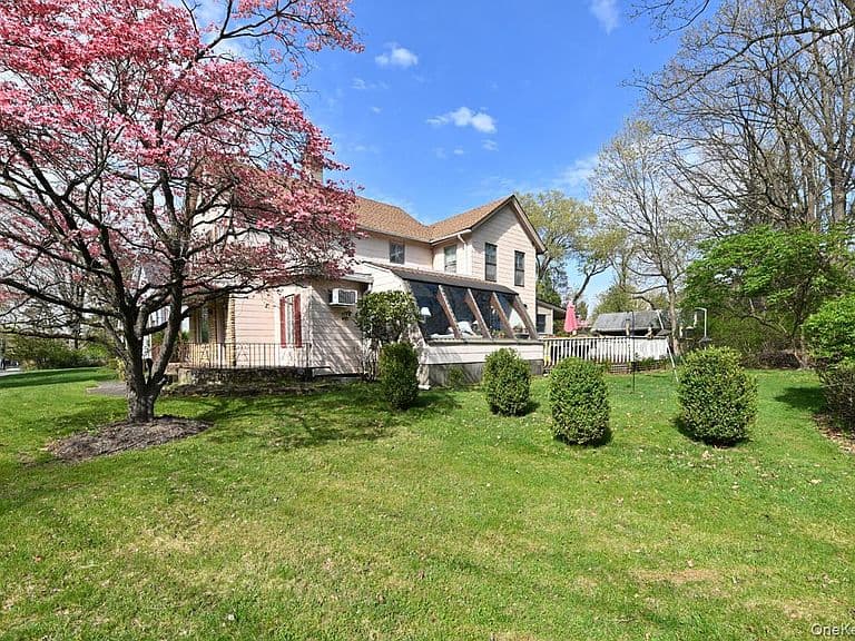Listing photo 4