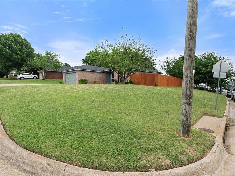 Listing photo 4