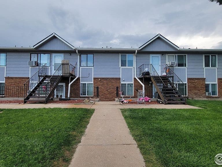 Listing photo 2