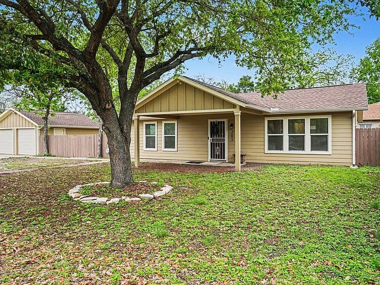 Listing photo 5