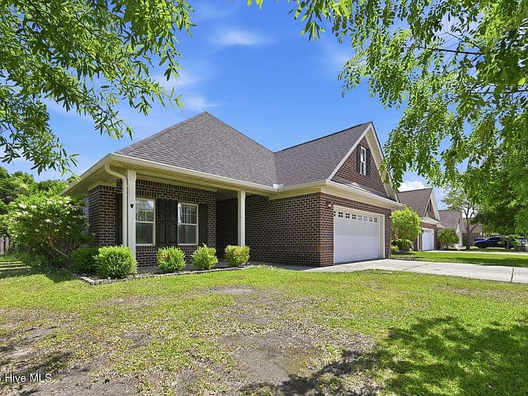Listing photo 3