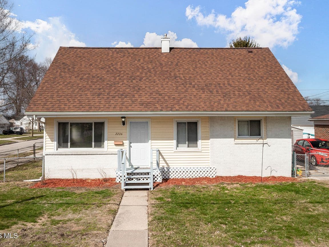 Primary listing photo