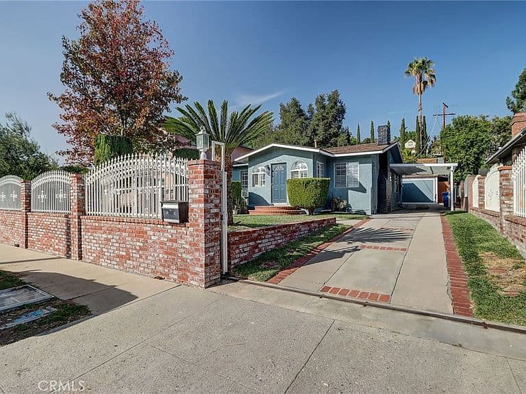 Listing photo 3