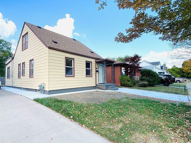 Listing photo 3