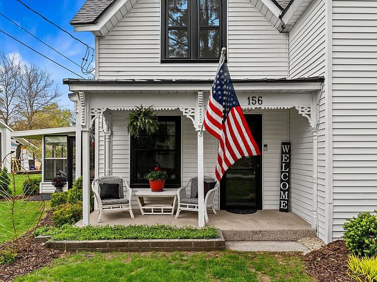 Listing photo 3