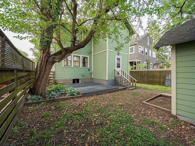 Listing photo 5