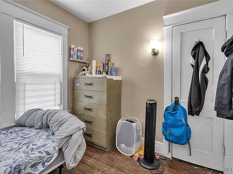 Listing photo 5